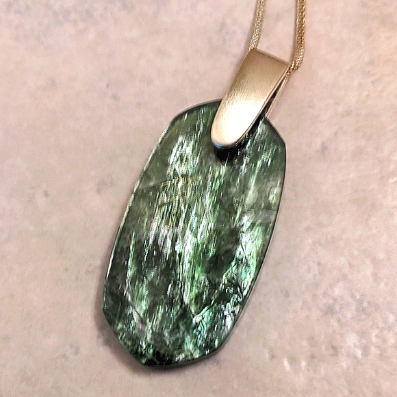 NEW Kendra Scott Inez Gold Long Pendant Necklace In Sage Mica - Picture 2 of 9